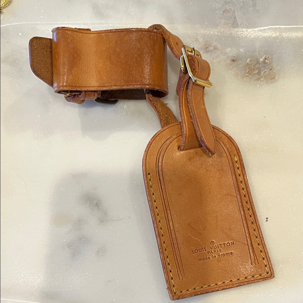 Louis Vuitton Luggage Tag & Piognet
